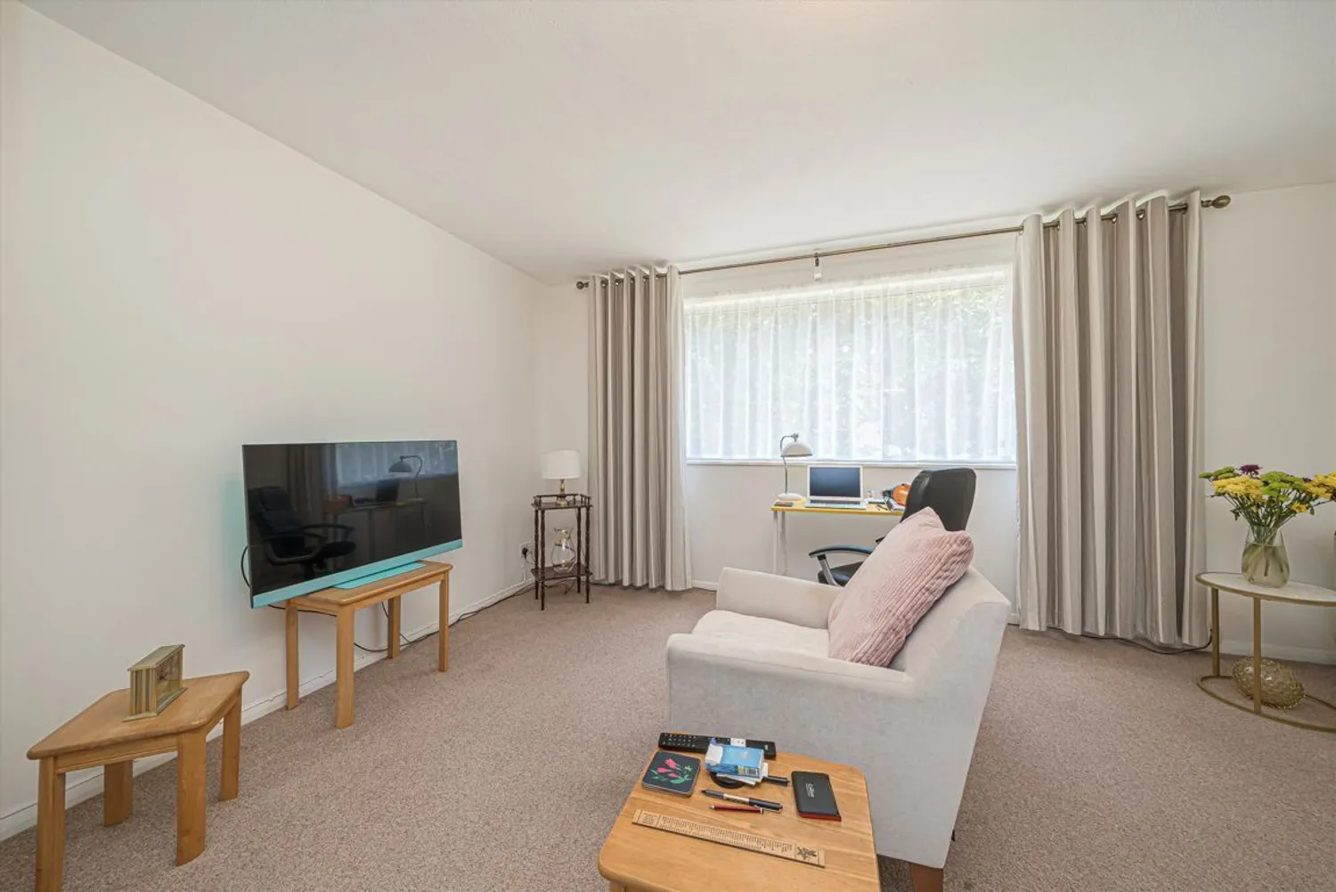Brockley Combe, Weybridge, KT13 photo 3