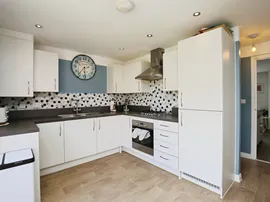 Plantation Avenue, Marcham, Abingdon thumb 2