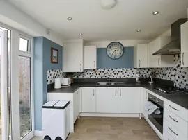 Plantation Avenue, Marcham, Abingdon thumb 3