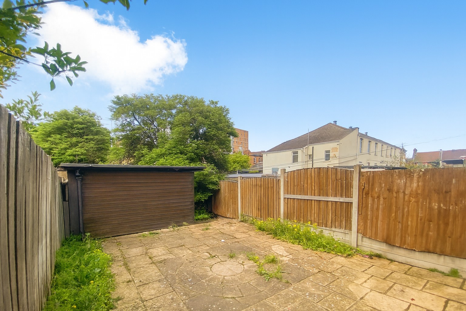 Four Bedroom Terraced House  For Sale   Brent View Road  West Hendon  NW9 Image 11