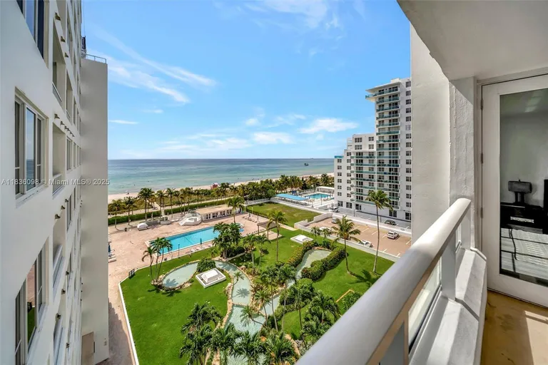 5005 Collins Ave, Miami Beach, FL 33140