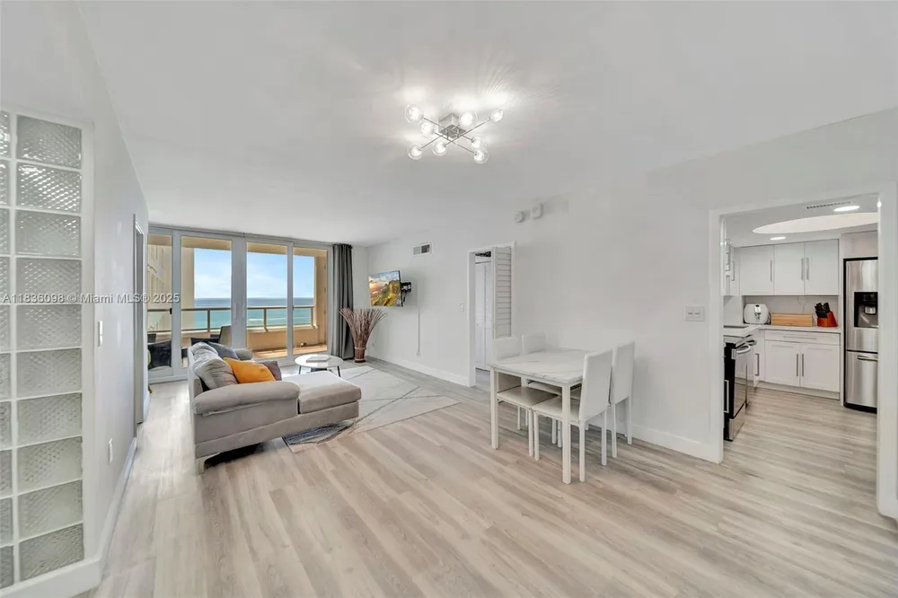 5005 Collins Ave, Miami Beach, FL 33140
