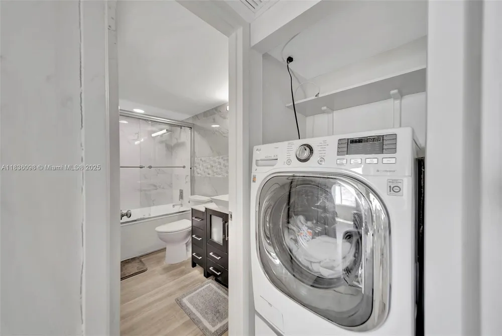 5005 Collins Ave, Miami Beach, FL 33140