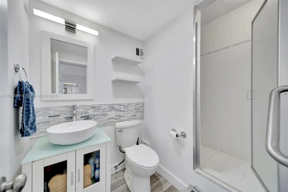 5005 Collins Ave, Miami Beach, FL 33140