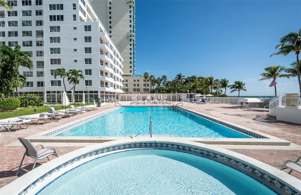 5005 Collins Ave, Miami Beach, FL 33140