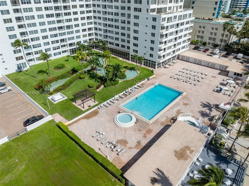 5005 Collins Ave, Miami Beach, FL 33140