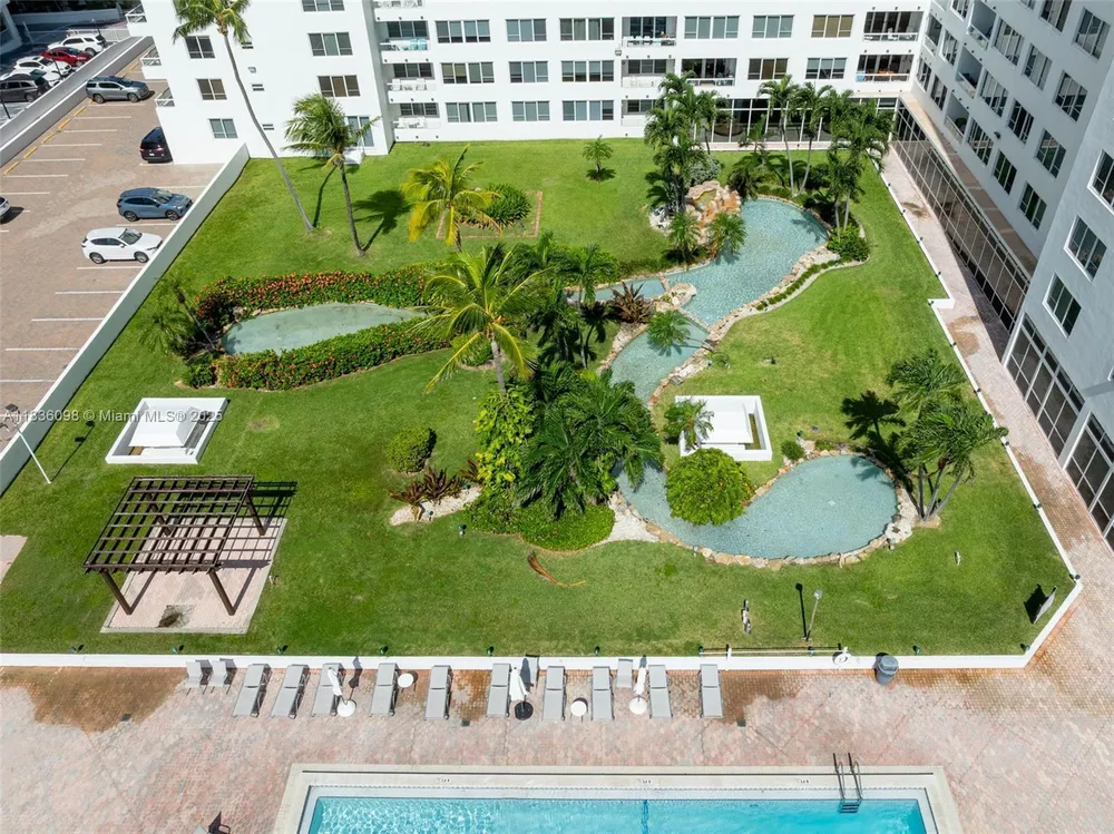 5005 Collins Ave, Miami Beach, FL 33140