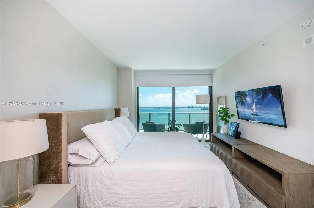 460 NE 28th St, Miami, FL 33137