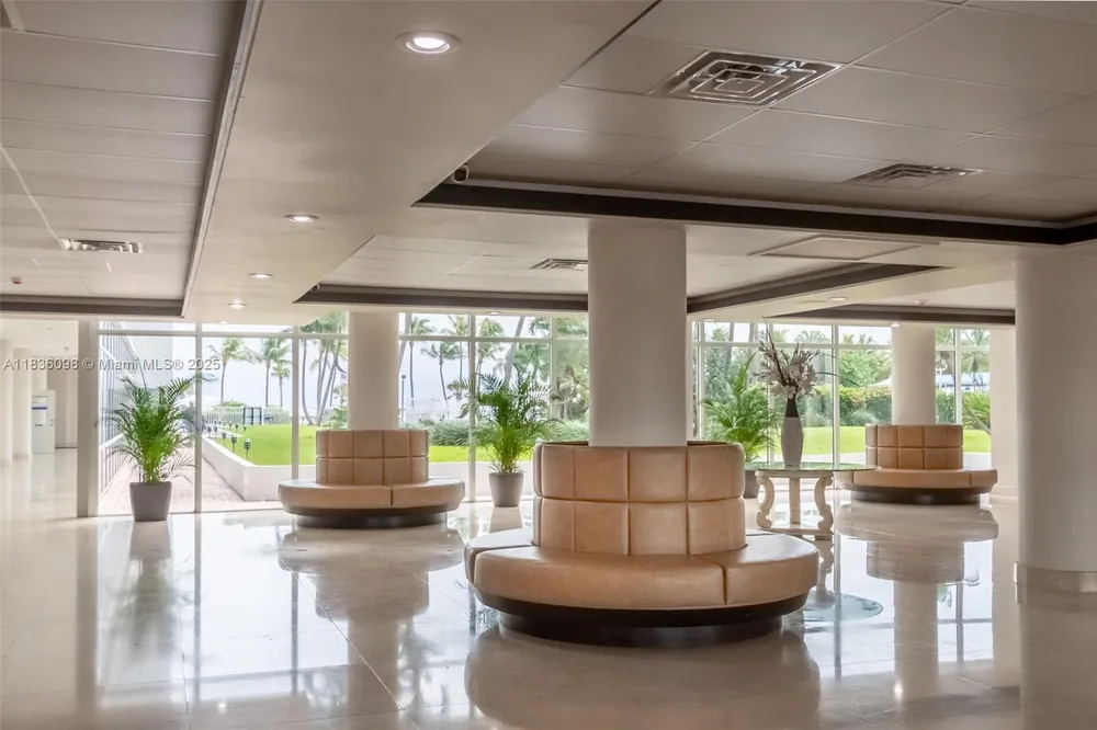 5005 Collins Ave, Miami Beach, FL 33140