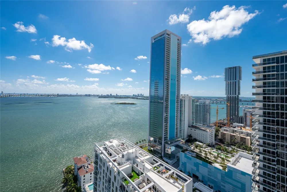460 NE 28th St, Miami, FL 33137