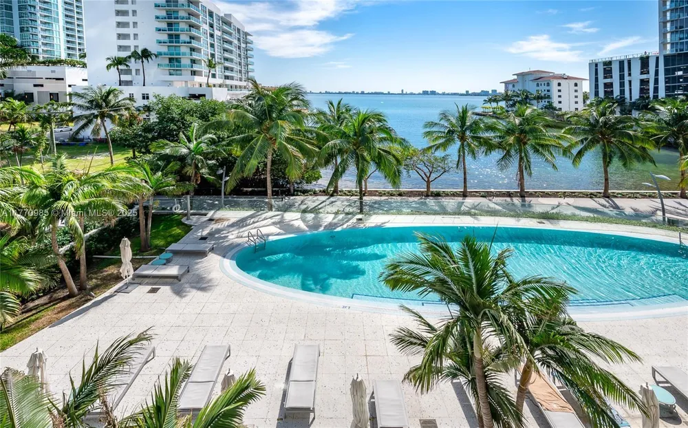 460 NE 28th St, Miami, FL 33137