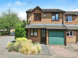 Parrotts Field, Hoddesdon photo