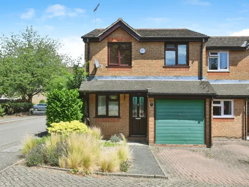 Parrotts Field, Hoddesdonphoto