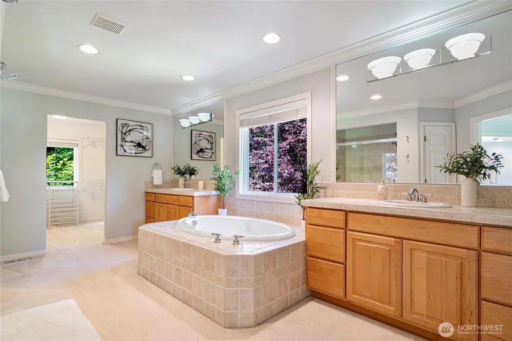 4812 162nd Pl SE, Bellevue, WA 98006