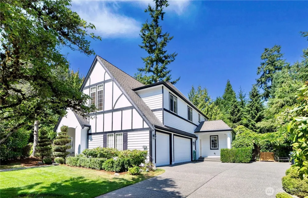 4812 162nd Pl SE, Bellevue, WA 98006
