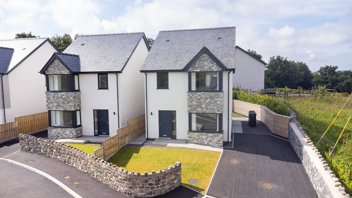 Gwalchmai, Isle of Anglesey, LL65