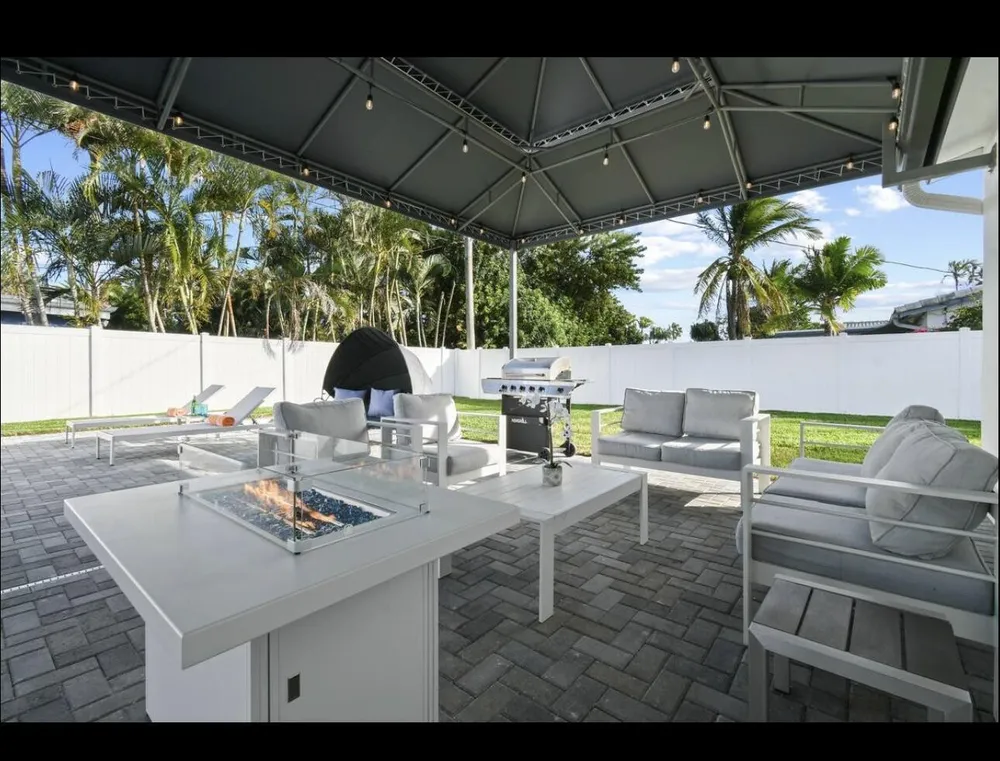 5040 NE 22nd Ave, Pompano Beach, FL 33064