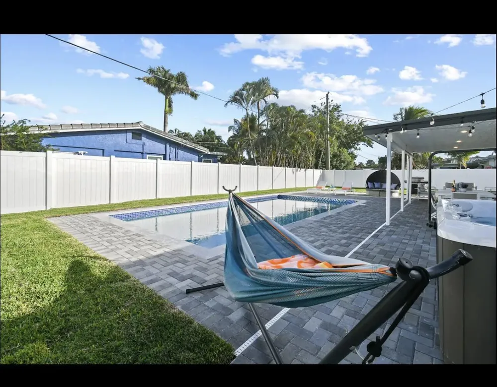 5040 NE 22nd Ave, Pompano Beach, FL 33064