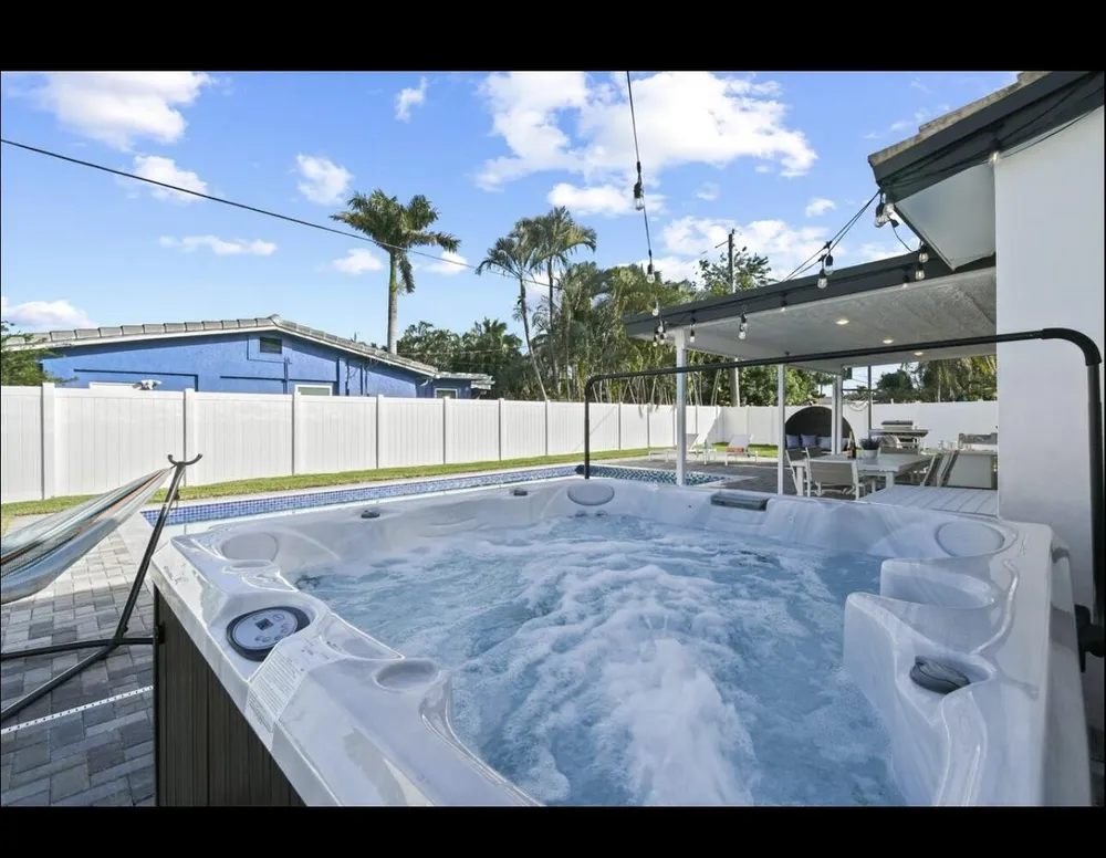 5040 NE 22nd Ave, Pompano Beach, FL 33064