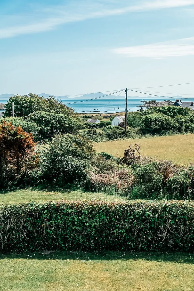 Rhoscolyn, Holyhead, Sir Ynys Mon, LL65
