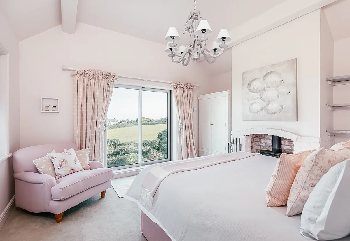 Rhoscolyn, Holyhead, Sir Ynys Mon, LL65