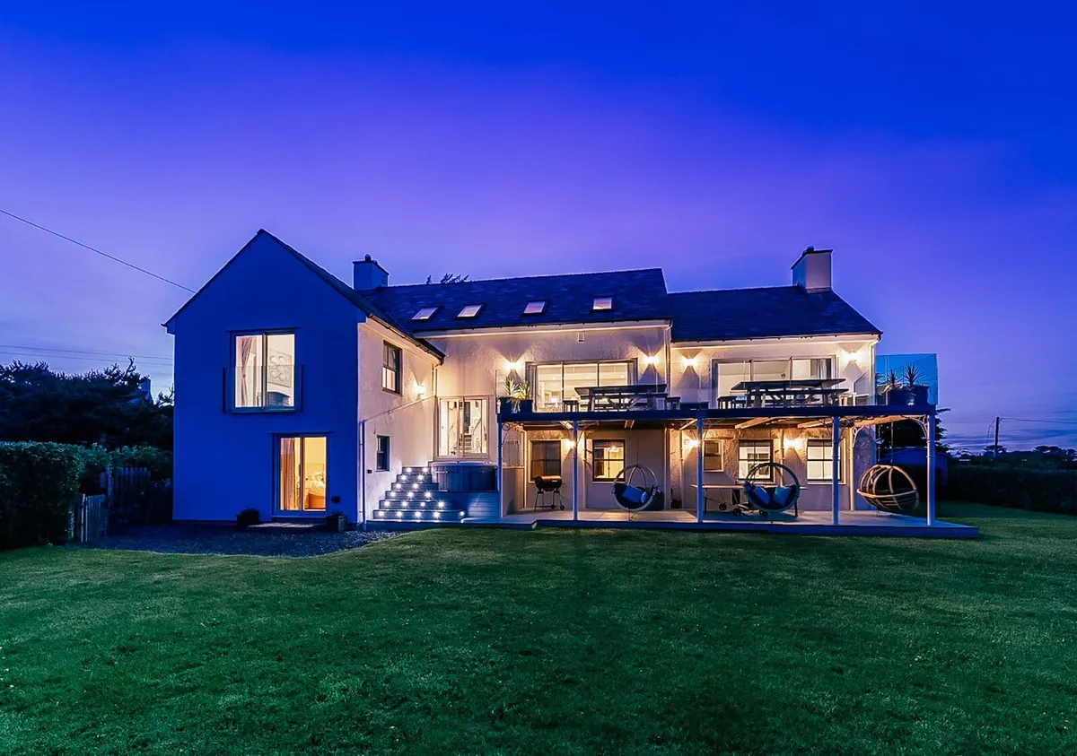 Rhoscolyn, Holyhead, Sir Ynys Mon, LL65
