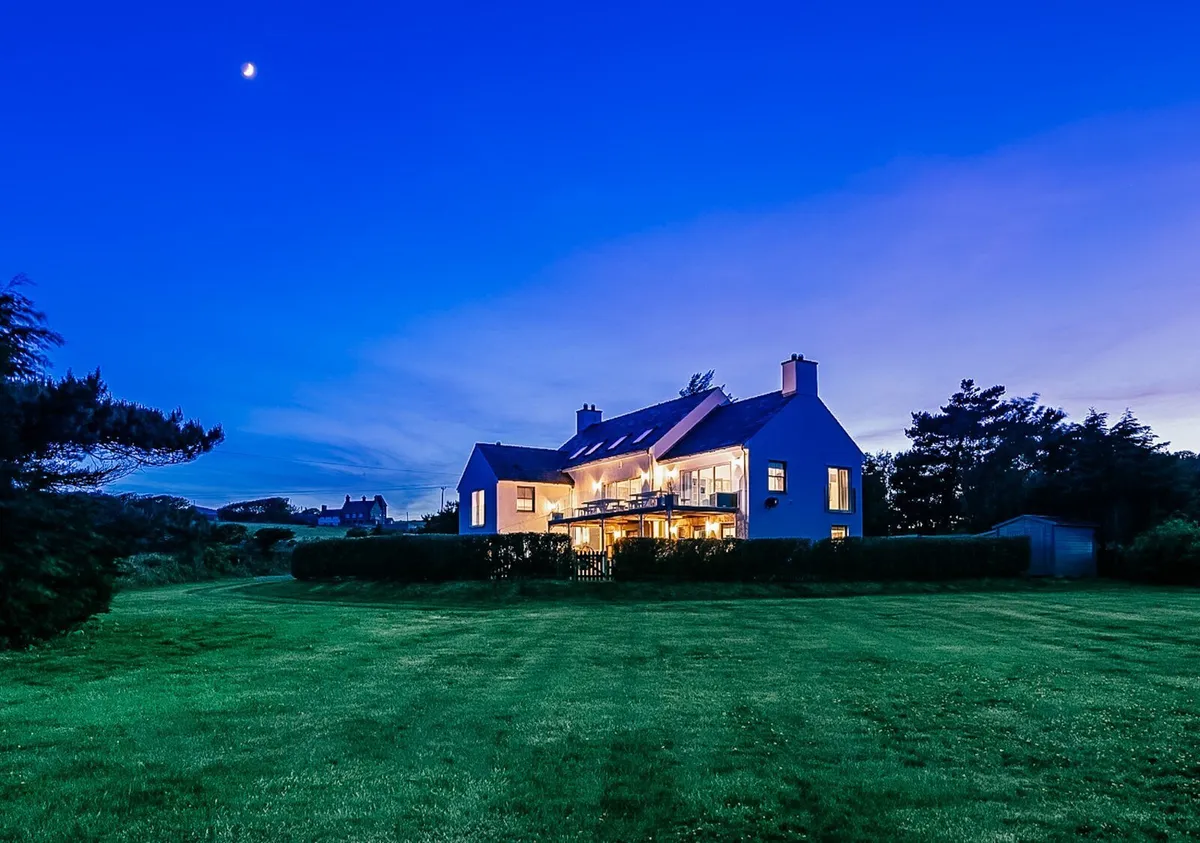 Rhoscolyn, Holyhead, Sir Ynys Mon, LL65