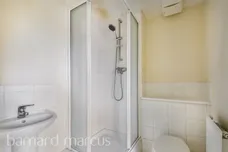 Harry Close, Croydon