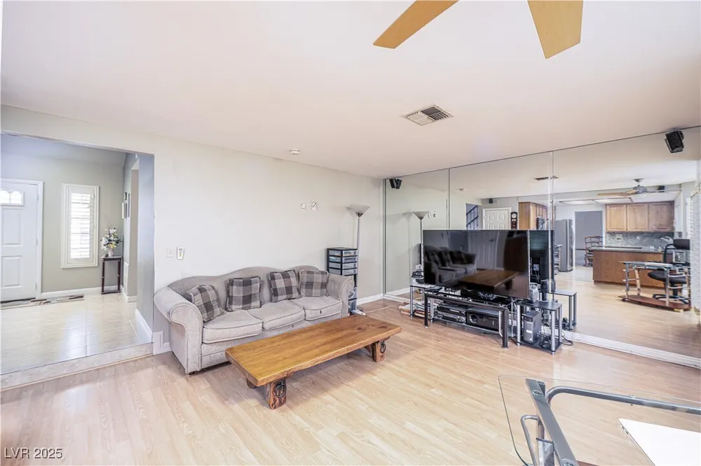 9021 Feather River Ct, Las Vegas, NV 89117