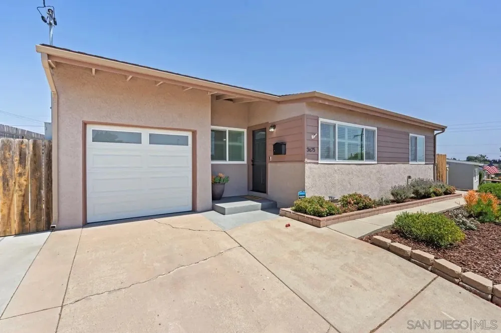 3675 Nassau Dr, San Diego, CA 92115