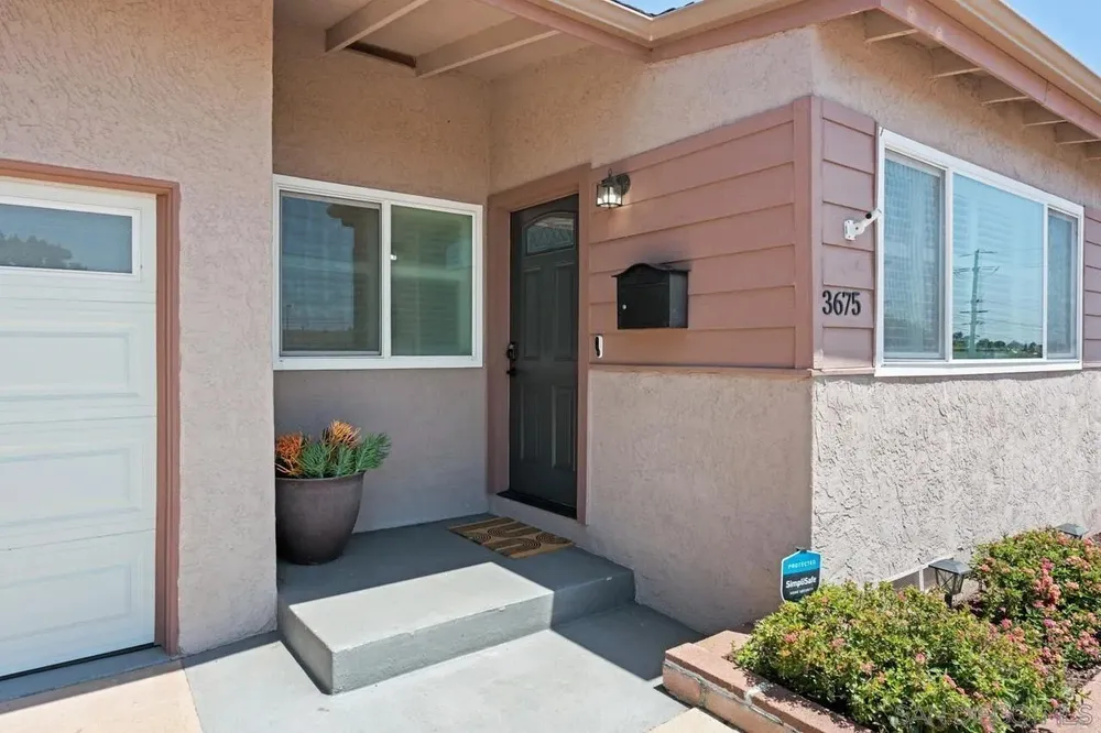 3675 Nassau Dr, San Diego, CA 92115