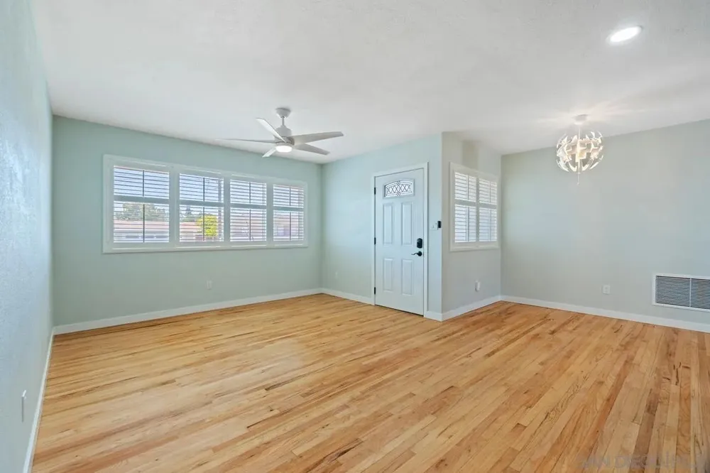 3675 Nassau Dr, San Diego, CA 92115