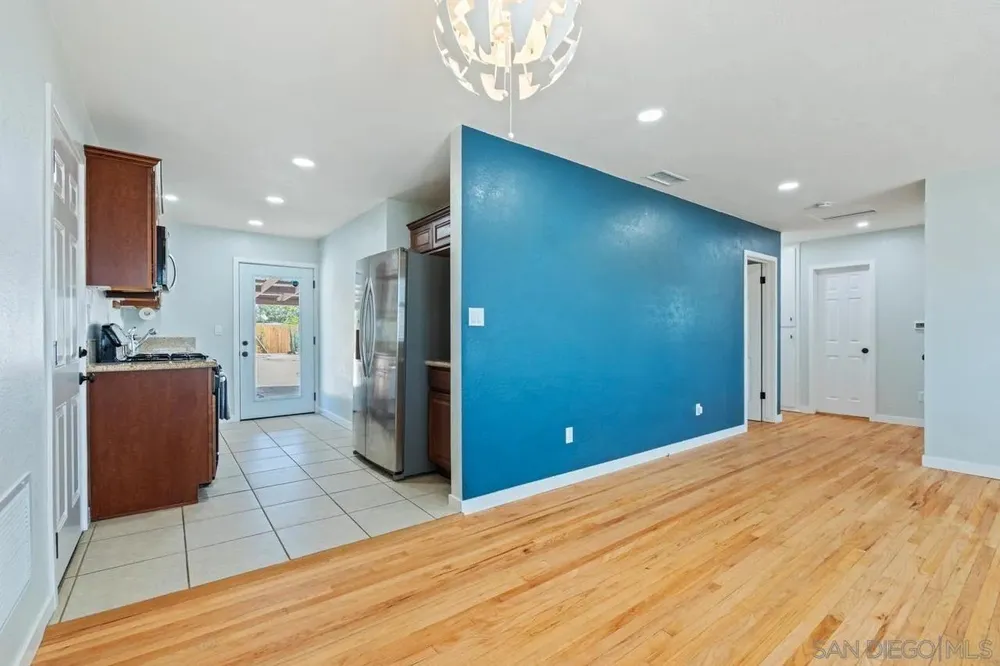 3675 Nassau Dr, San Diego, CA 92115