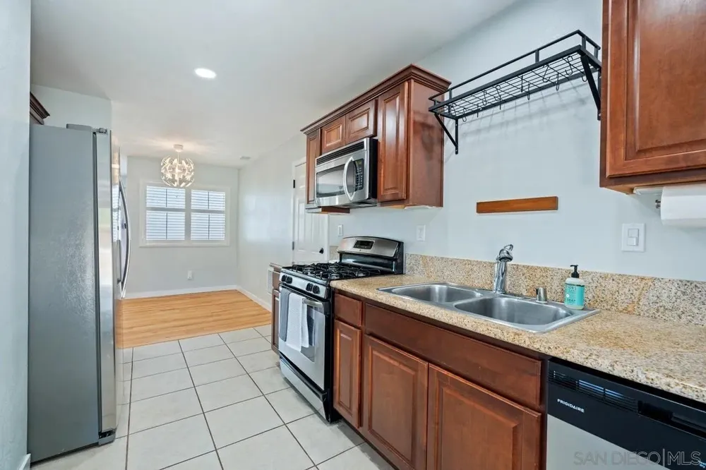 3675 Nassau Dr, San Diego, CA 92115