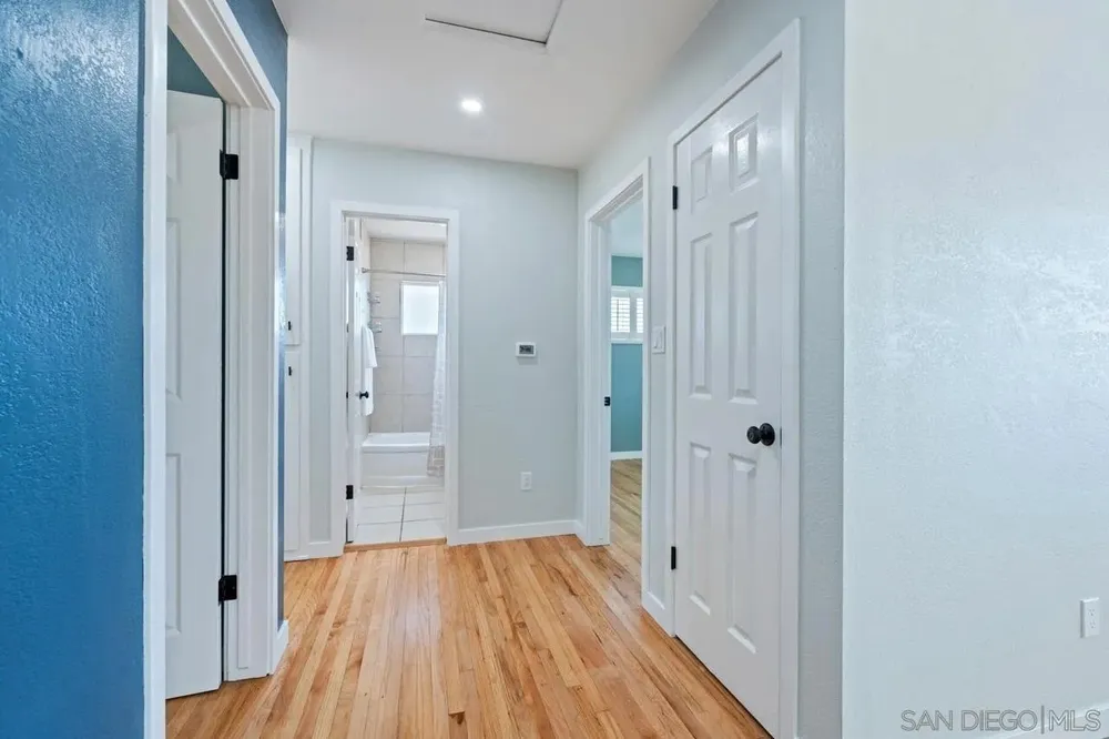 3675 Nassau Dr, San Diego, CA 92115