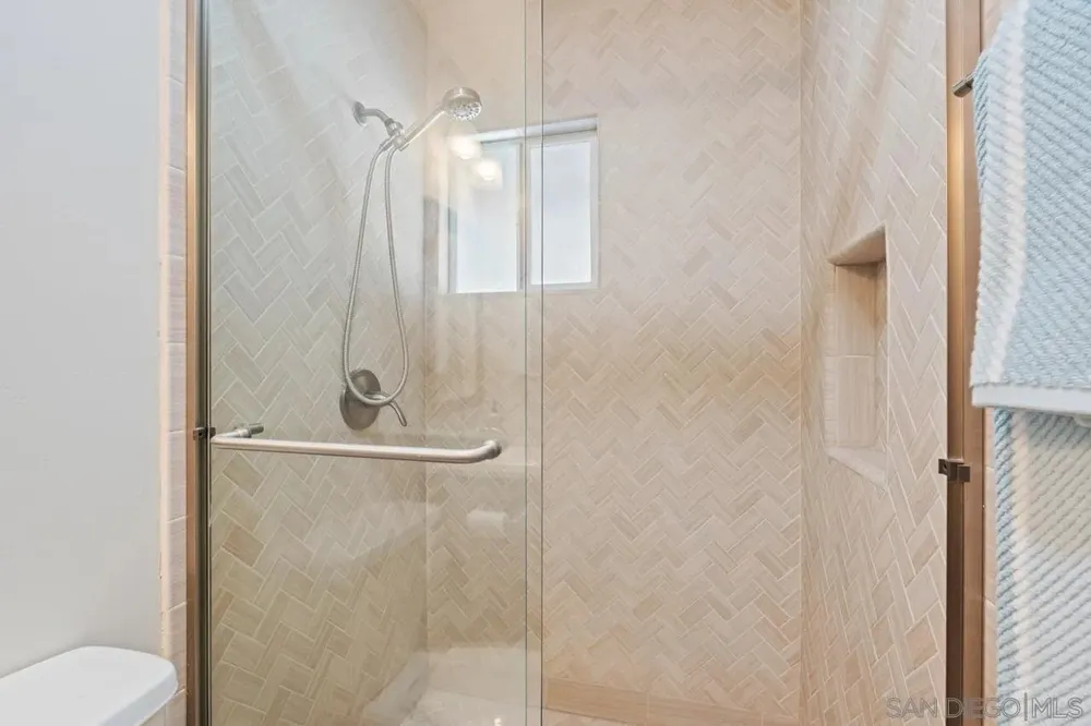 3675 Nassau Dr, San Diego, CA 92115