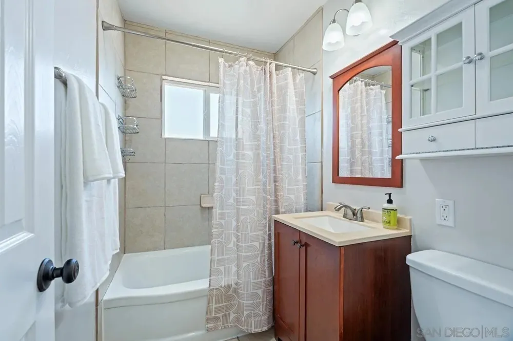 3675 Nassau Dr, San Diego, CA 92115
