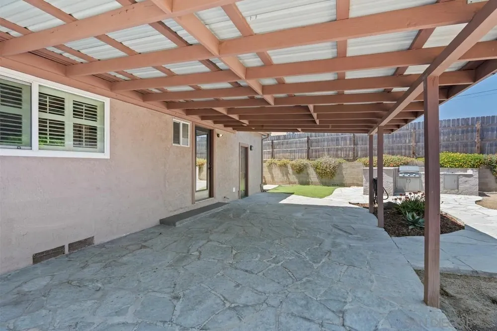 3675 Nassau Dr, San Diego, CA 92115