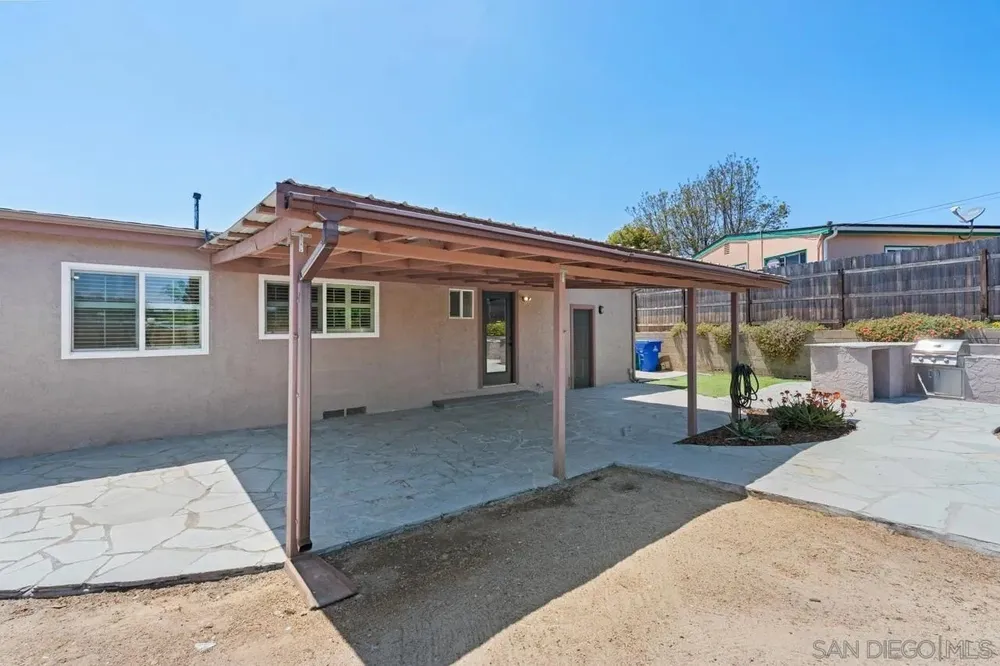 3675 Nassau Dr, San Diego, CA 92115