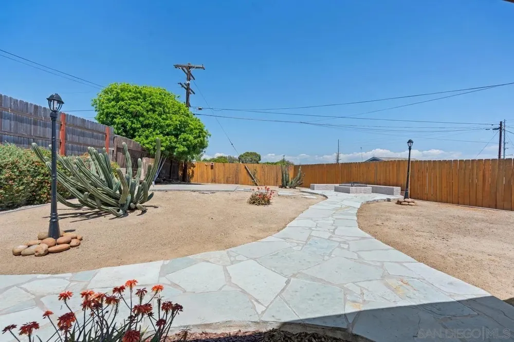 3675 Nassau Dr, San Diego, CA 92115