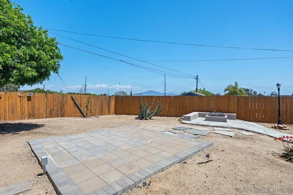 3675 Nassau Dr, San Diego, CA 92115