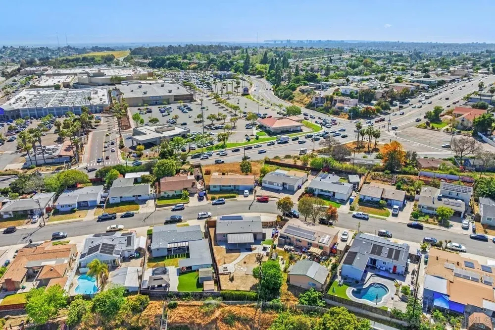 3675 Nassau Dr, San Diego, CA 92115
