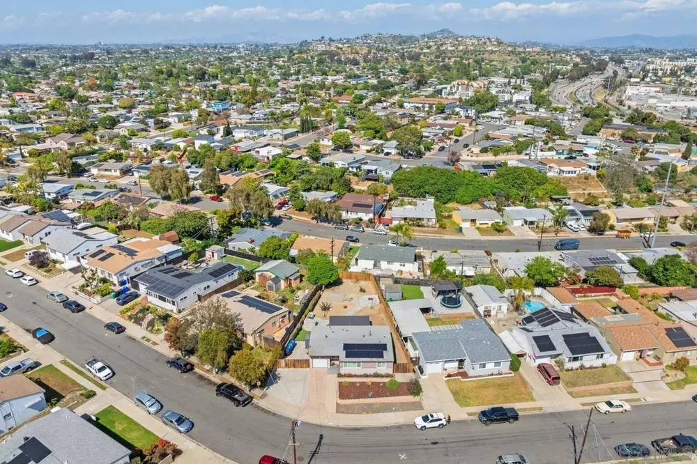 3675 Nassau Dr, San Diego, CA 92115