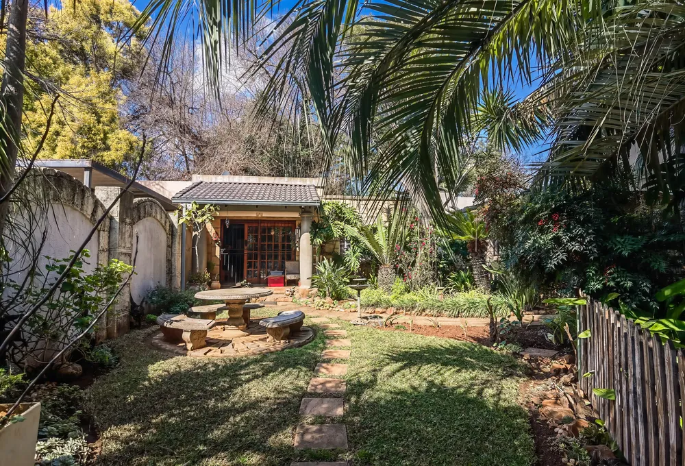 South Africa, North West, Meerhof, Deneys Reitz Road, 9