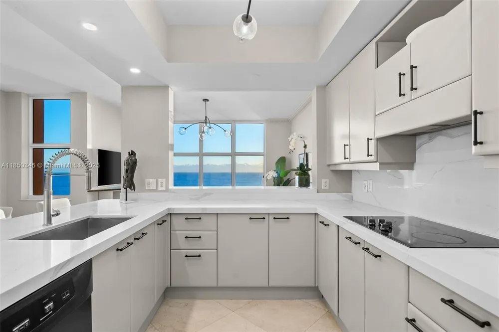 2100 N Ocean Blvd, Fort Lauderdale, FL 33305
