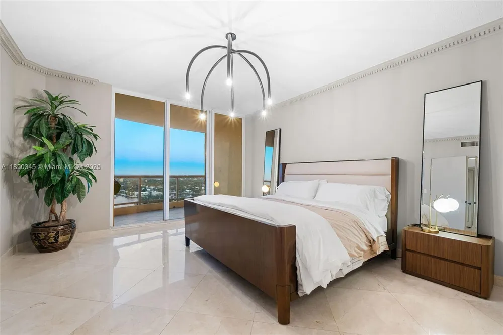 2100 N Ocean Blvd, Fort Lauderdale, FL 33305