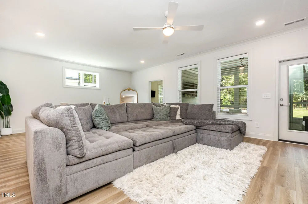 2213 Terri Creek Dr, Fuquay Varina, NC 27526