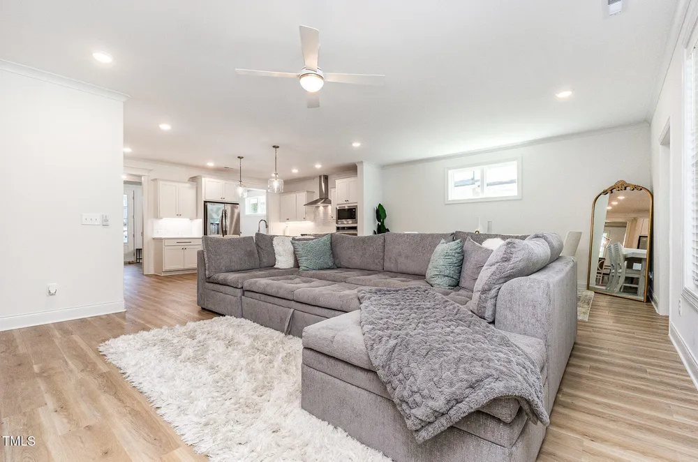 2213 Terri Creek Dr, Fuquay Varina, NC 27526
