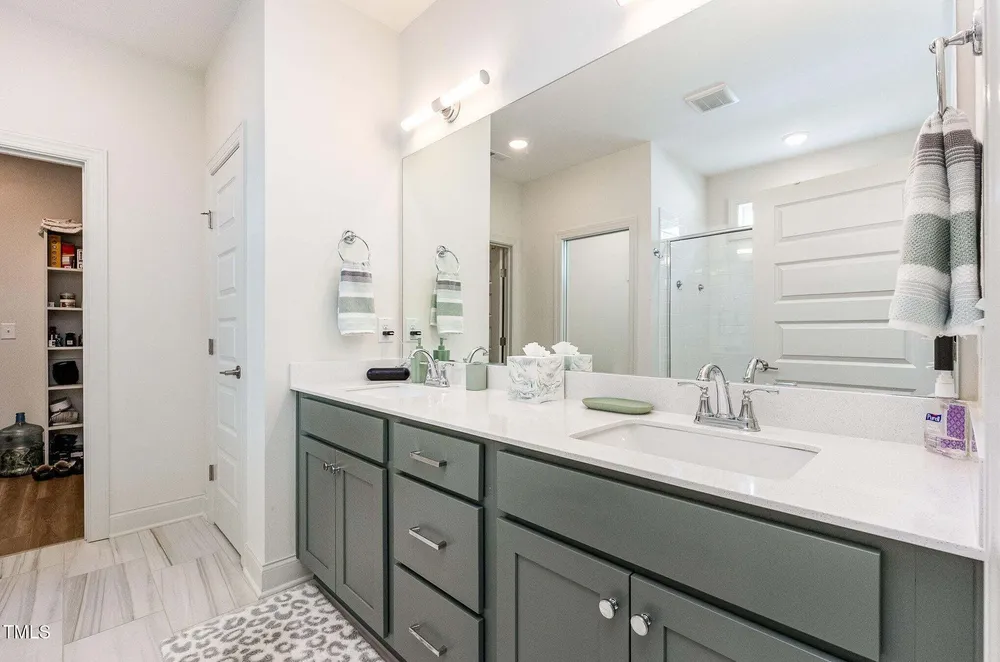2213 Terri Creek Dr, Fuquay Varina, NC 27526