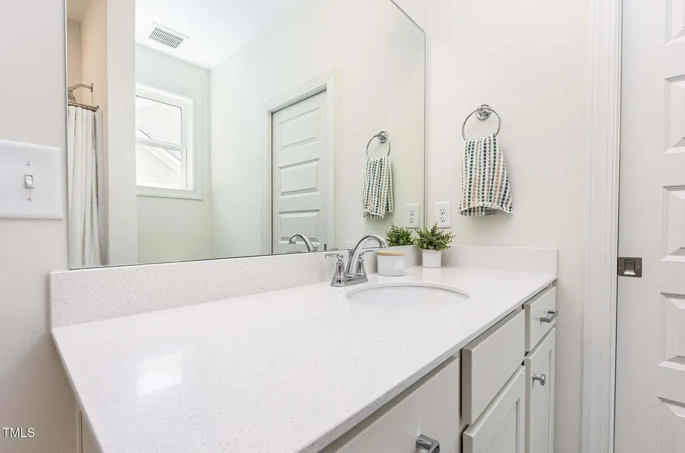 2213 Terri Creek Dr, Fuquay Varina, NC 27526